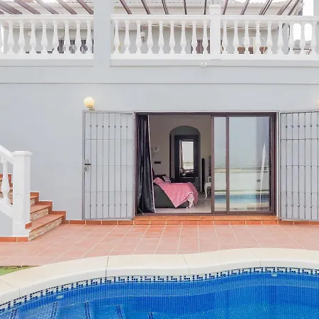 Cubo's Gabriela Family Villa Coín